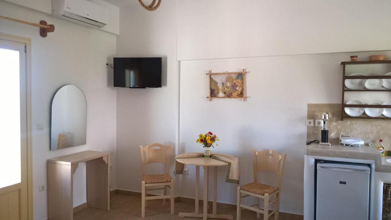Appartement Gyrouli 1 à Pera Gyalos Extérieur photo