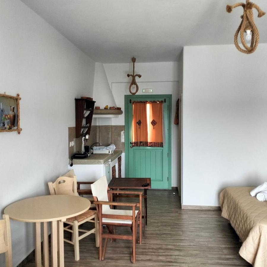 Appartement Gyrouli 1 à Pera Gyalos Extérieur photo